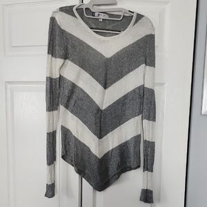 Jennifer Lopez Silver and White Knit Top